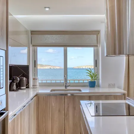 Gillieru - Sea Views Of St Paul's Islands By Solea 아파트